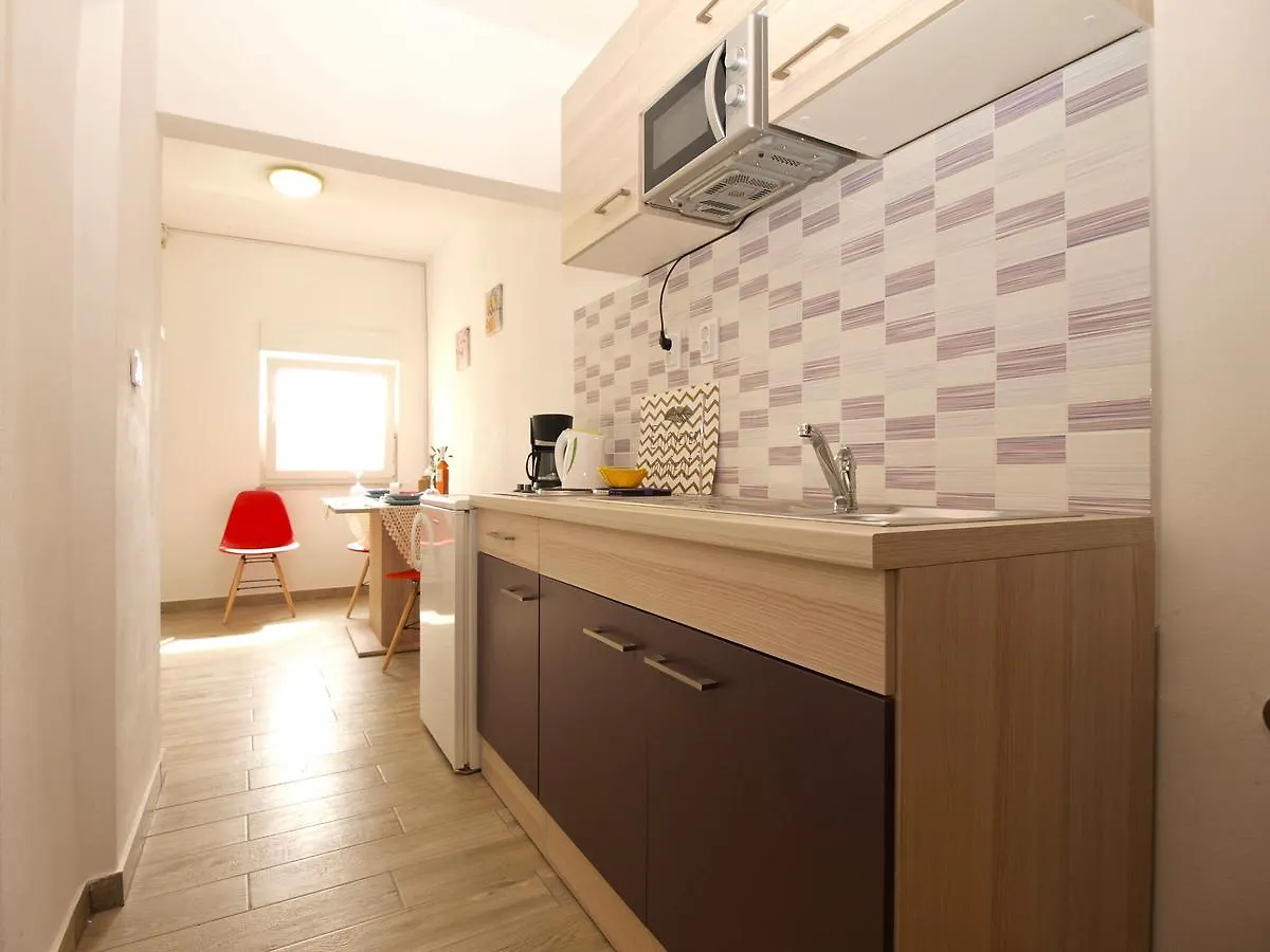 Apartments Davor 1676 Banjole