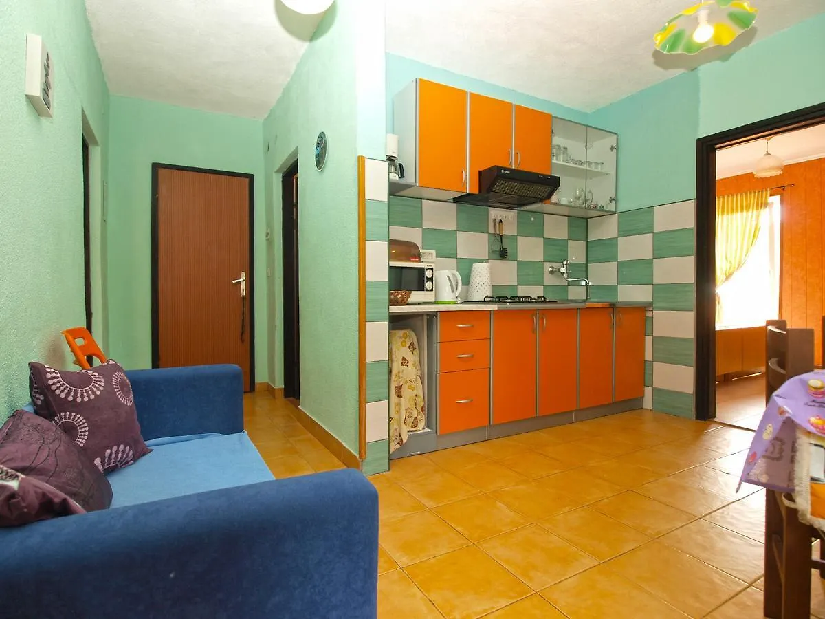 באניולה Apartments Davor 1676